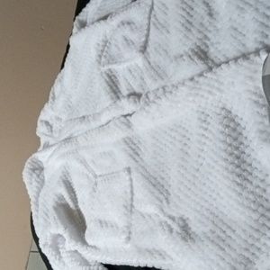 Hemp+ robe one size fits all color white